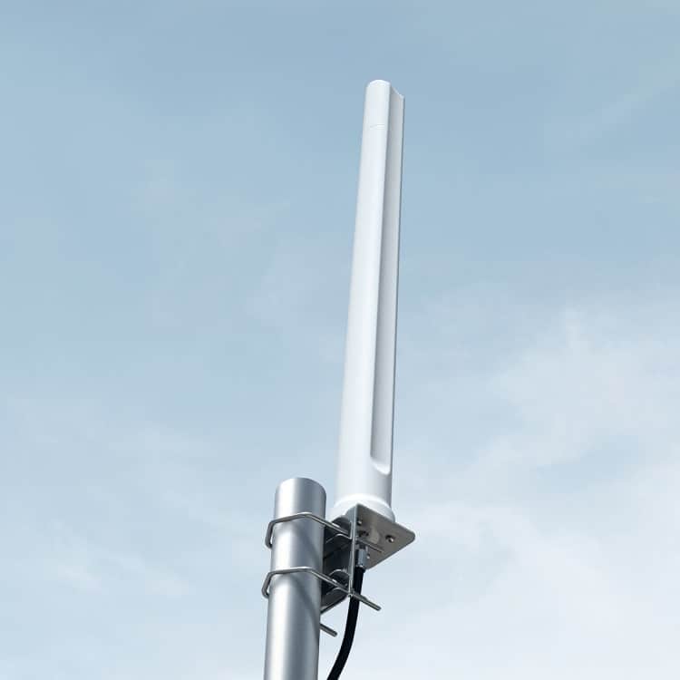 exterior omni antenna from distance