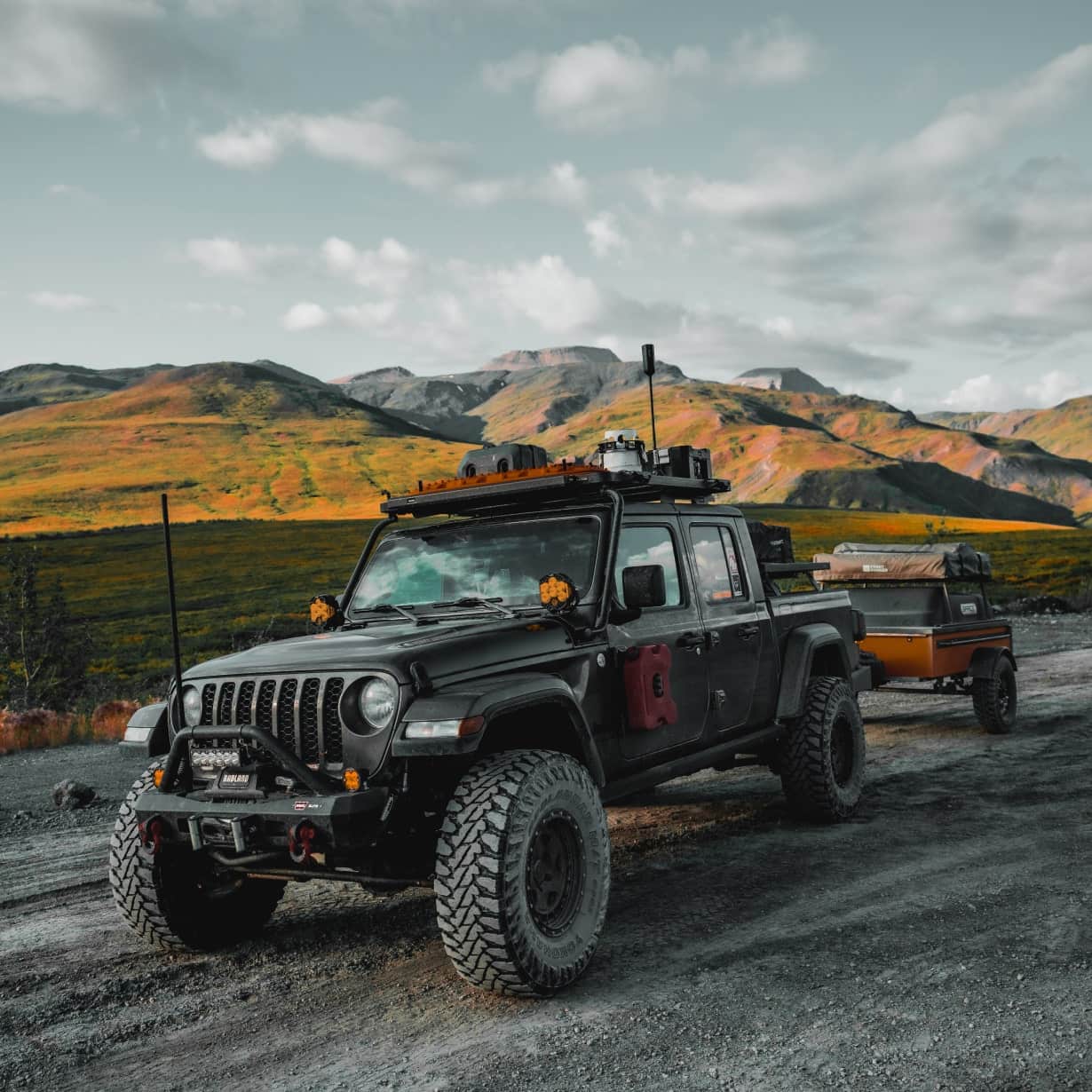 overland vehicle with antenna